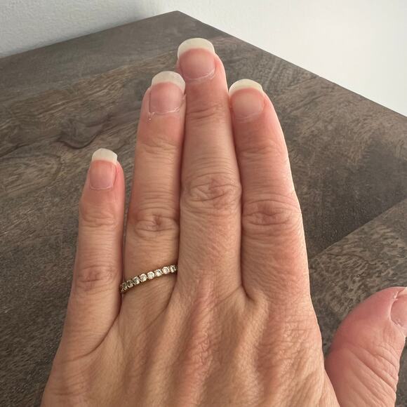 Gold tone trendy rhinestone studded ring band - size 6.5 - Picture 4 of 4